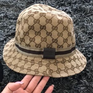 Beige Gucci hat